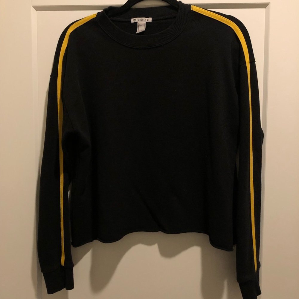 Forever 21 Cropped Crew Neck Sweatshirt